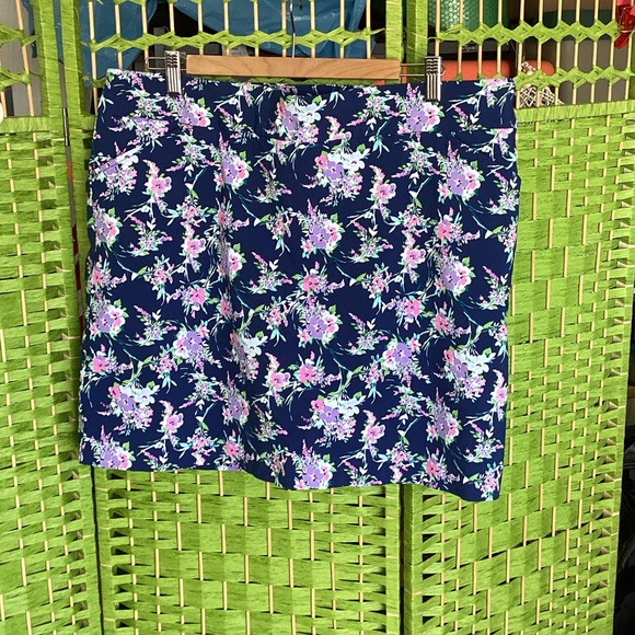 Coral Bay Floral Print Skort in Navy and Pink - Picture 1 of 7
